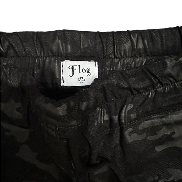Bevy Flog Shely Camo Drawstring Pants - Picture 3 of 4
